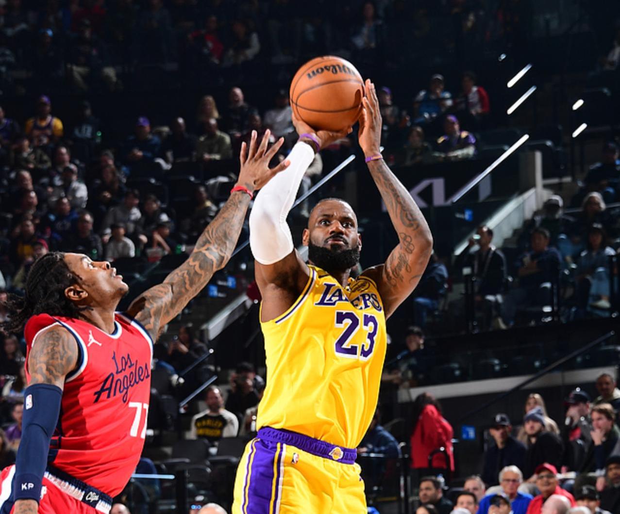 九游app下载最新版本-逆转之夜！湖人最后时刻连续得分取胜，解决发表.